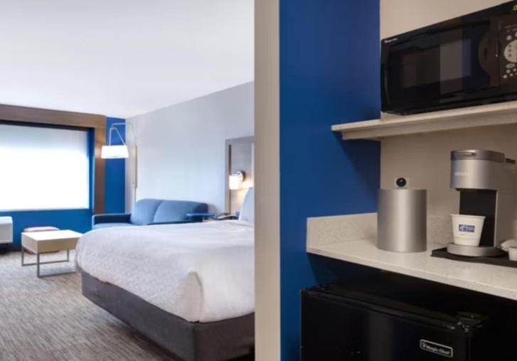 Holiday Inn Express & Suites - Detroit - Dearborn By Ihg Buitenkant foto