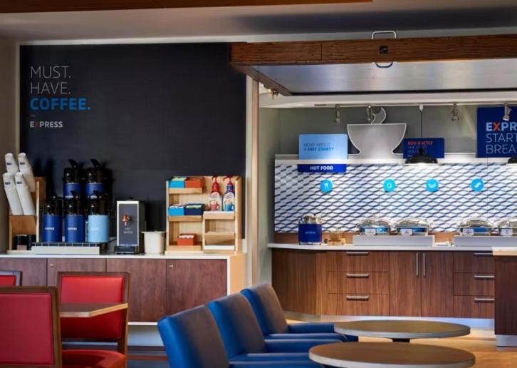 Holiday Inn Express & Suites - Detroit - Dearborn By Ihg Buitenkant foto