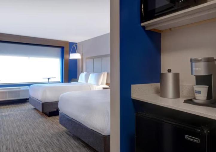 Holiday Inn Express & Suites - Detroit - Dearborn By Ihg Buitenkant foto
