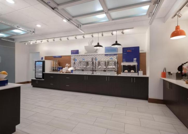 Holiday Inn Express & Suites - Detroit - Dearborn By Ihg Buitenkant foto